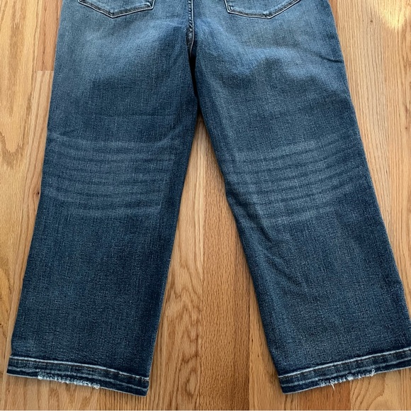 Judy Blue High Rise Wide Leg Medium Wash Blue Jeans 11/30 - Picture 4 of 8